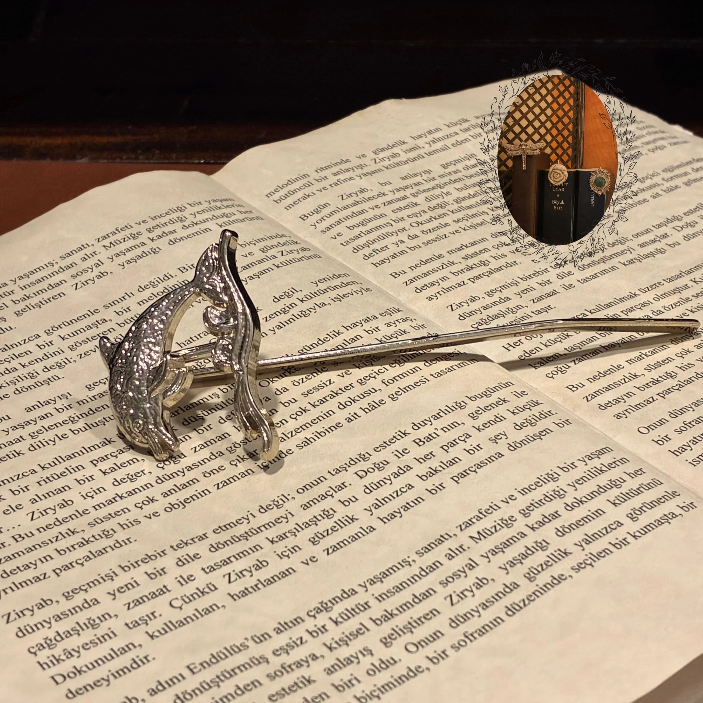 Metalen boekenlegger