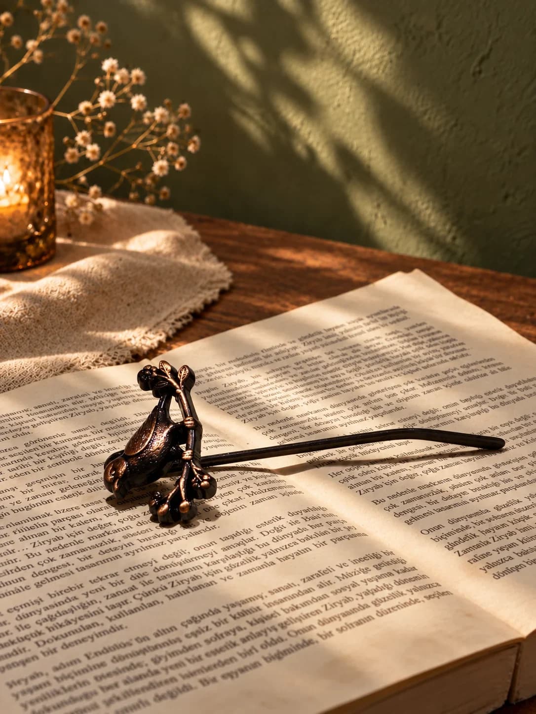 Metalen boekenlegger