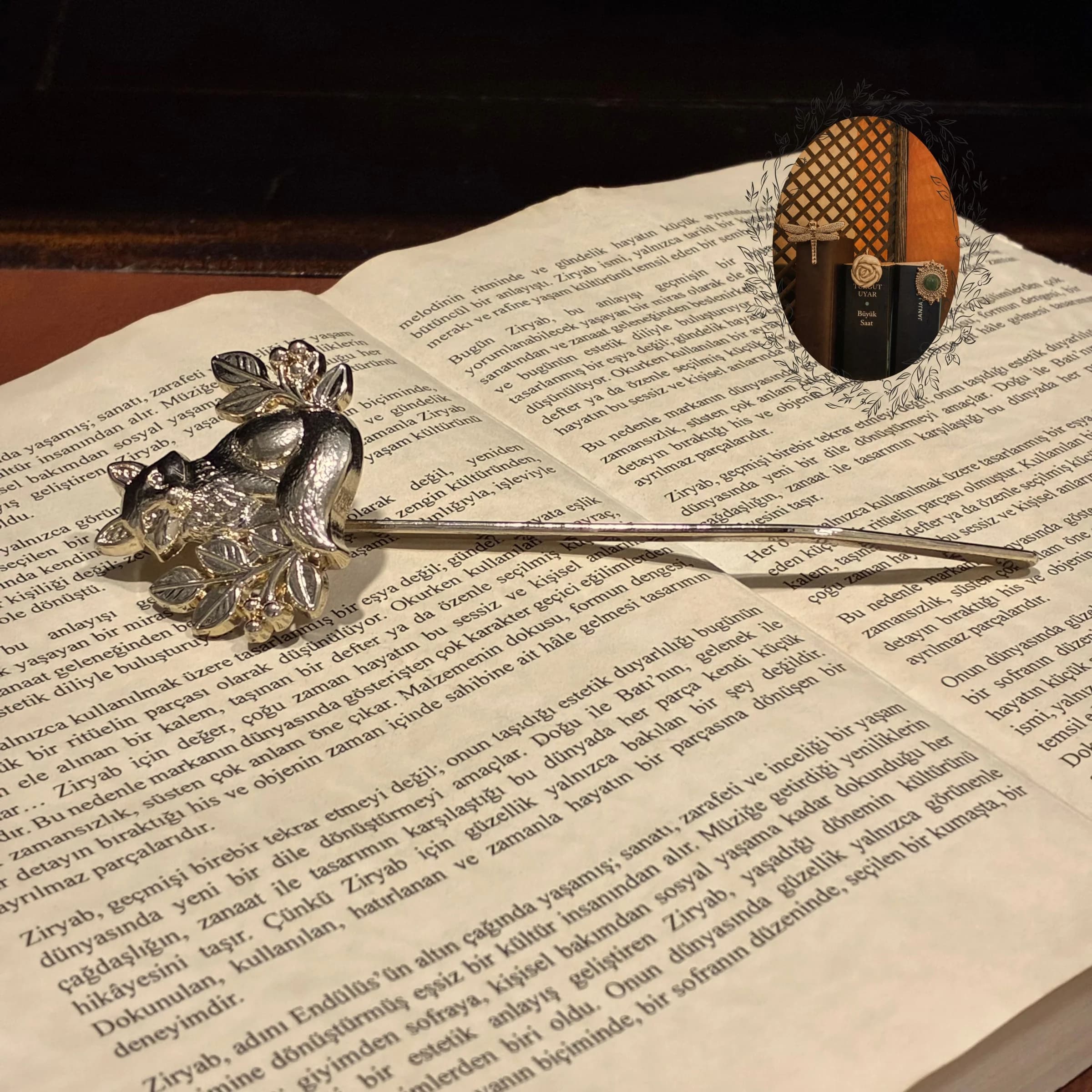 Metalen boekenlegger