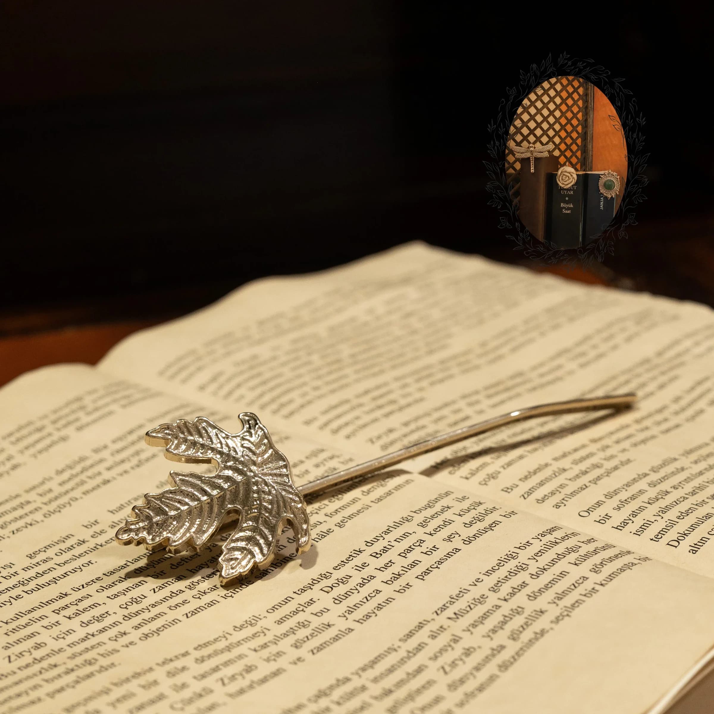 Metalen boekenlegger