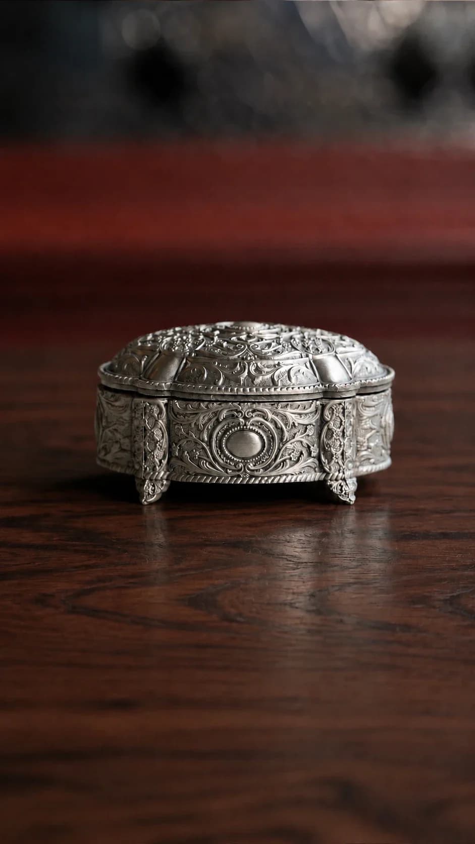 Ovaal vintage metalen doosje in oudzilver